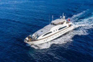 Bateau a Moteur Falcon 115 Sanref